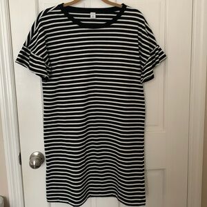 NWT Old Navy black and white stripe shirt dress
